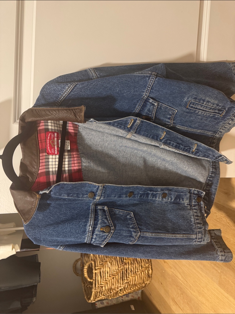 Men's Blue Denim Jacket with Brown Collar - Relaxed Fit